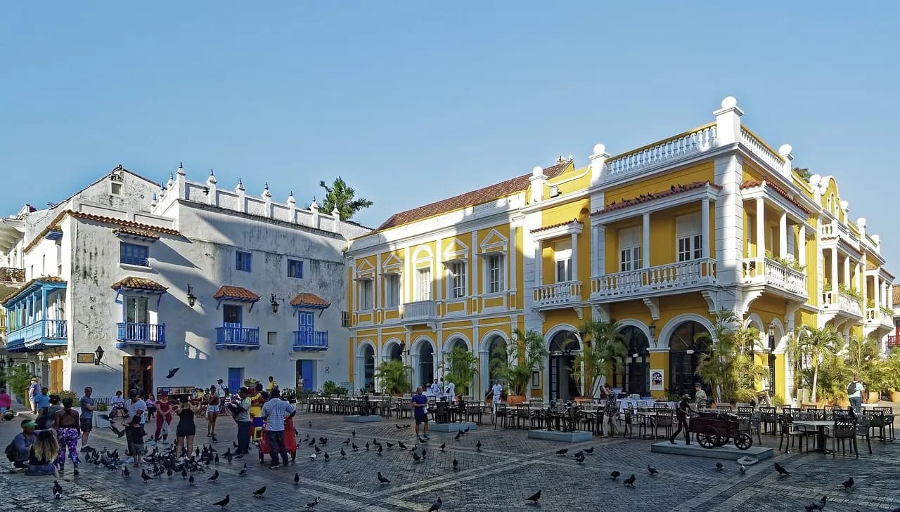 Plaza del centro histórico de Cartagena